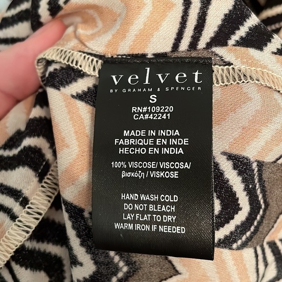 Velvet by Graham & Spencer Geometric Print Cap Sleeve Elastic Waist Midi Sz S - Picture 6 of 6